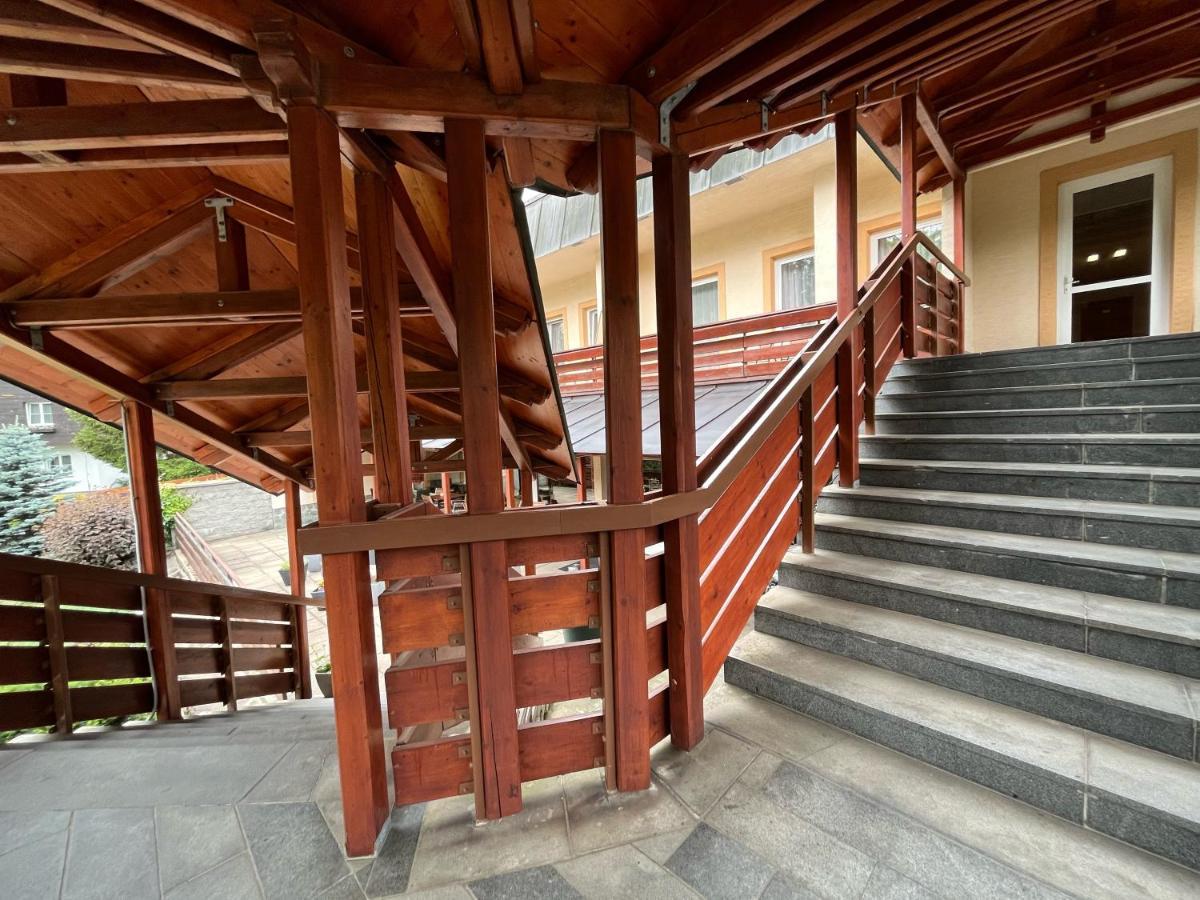 Hotel Arnika ยันสแก ลาสเนีย ภายนอก รูปภาพ