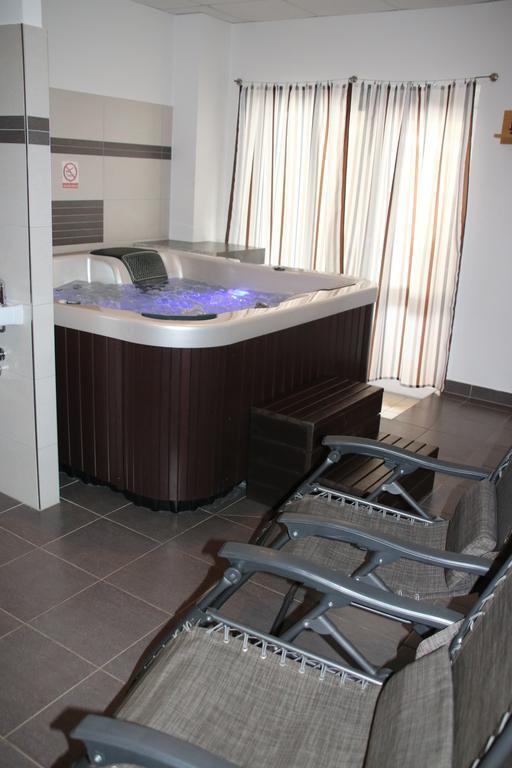 Hotel Arnika ยันสแก ลาสเนีย ภายนอก รูปภาพ